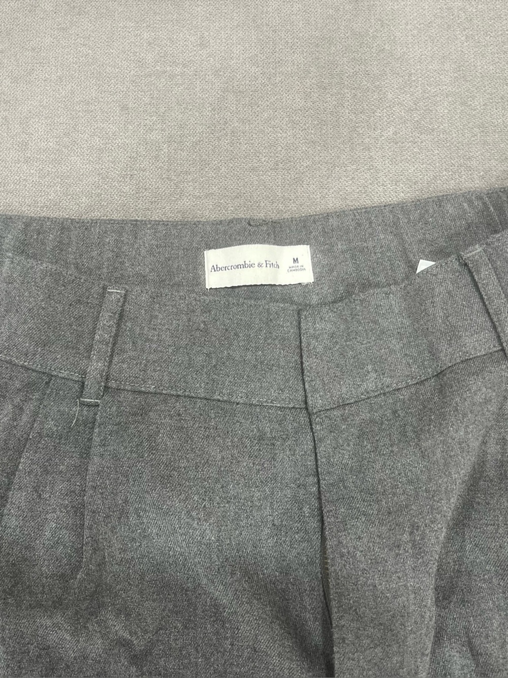 Abercrombie and Fitch Wide Leg Gray Pleated Trousers - Picture 2 of 3